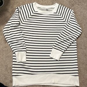 Never worn Old navy sweater. Perfect for fall weather!
